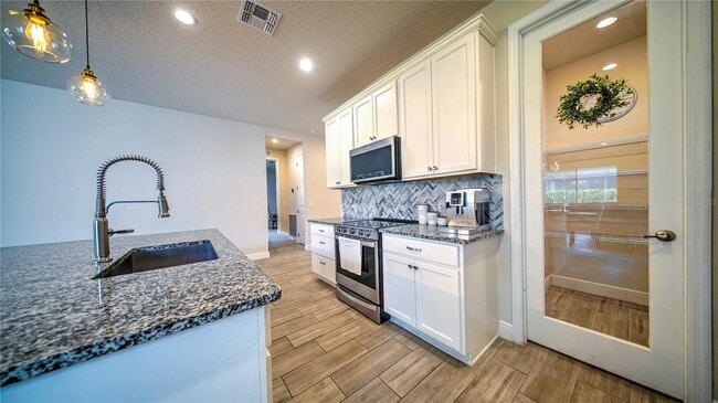 Building Photo - 3401 Bluff Oak Ln