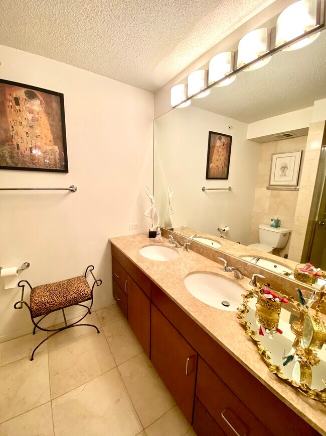 Building Photo - 9725 Woods Dr