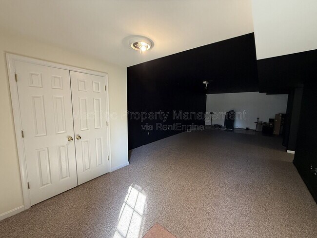 Building Photo - 10500 Westfield Ln