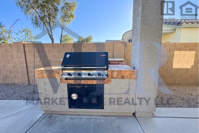 Building Photo - 3Bed/2Bath Home at Cotton Ln/Greenway Rd! $399 MOVE-IN SPECIAL! Ready for Immediate Move-In!