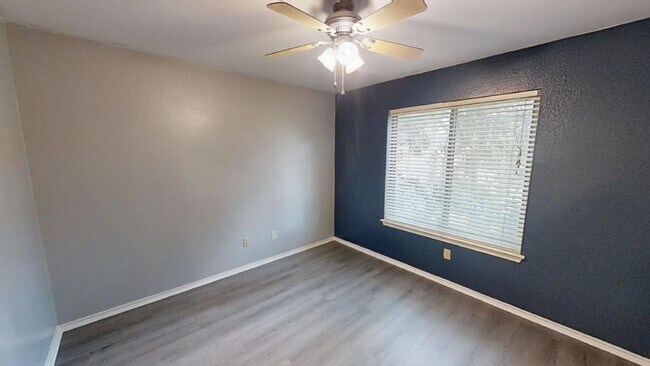 Building Photo - 2308 Darwin Cir