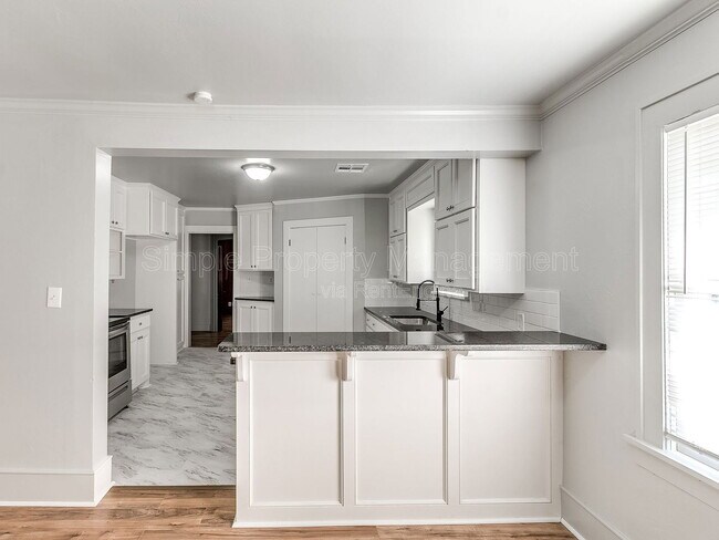 Building Photo - 912 NW 98th St