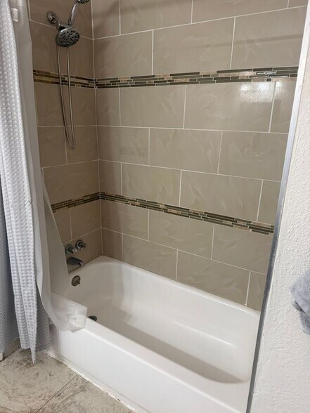 Building Photo - 2672 Kingston Ct