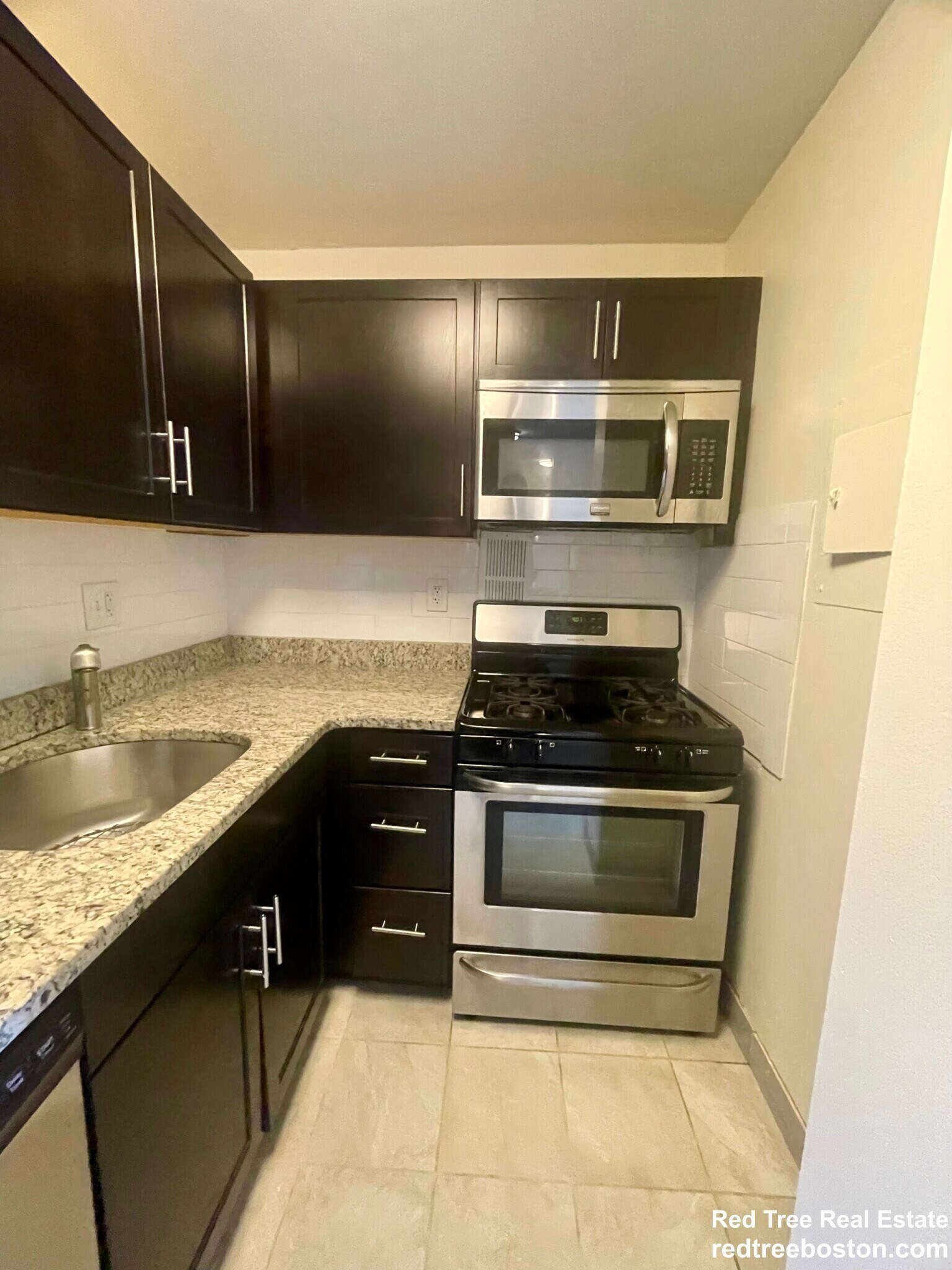 Building Photo - 175 Freeman St