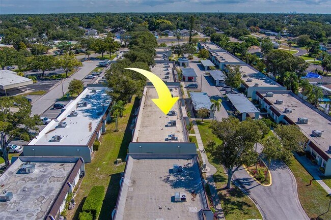 Building Photo - 13827 Mission Oaks Blvd