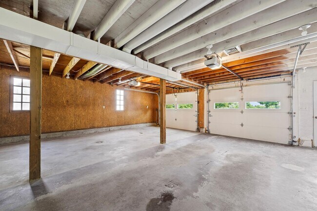 Building Photo - 422 Co Rte 7