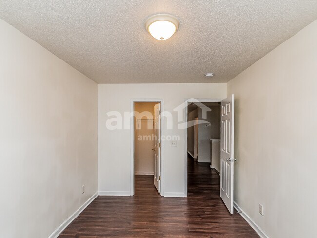 Building Photo - 1212 Whitman Dr