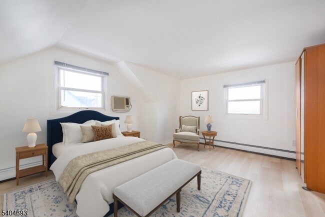 Building Photo - 116 Edison St