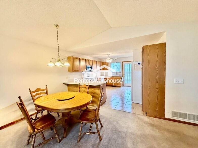 Building Photo - 495 S 51st St