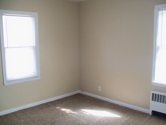 Building Photo - 416 Howard Ave