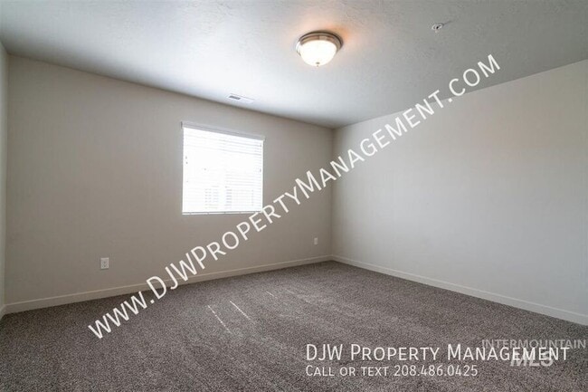 Building Photo - 3715 N Centrepoint Way