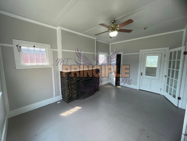 Building Photo - 735 Placer St