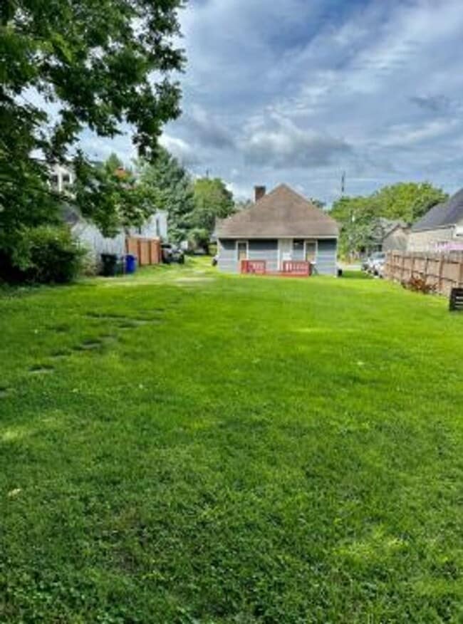 Building Photo - 263 E Loudon Ave