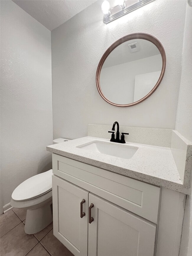 Building Photo - 1538 Webster St