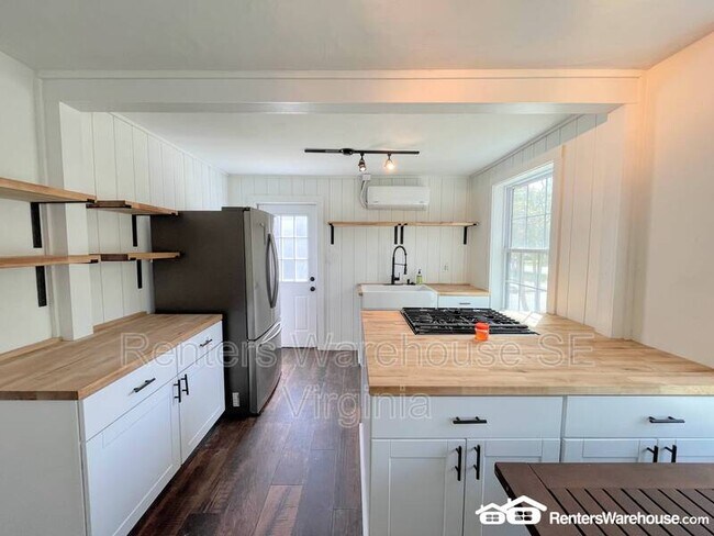 Building Photo - 142 Rogers Ave