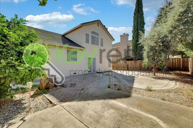 Building Photo - 9033 Chantal Way