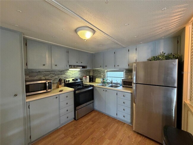 Building Photo - 4108 10th St Ct E