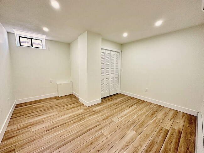 Building Photo - 128 Webster St