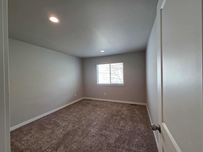 Building Photo - Amazing Brand New Home with 3 Bedrooms & 2...