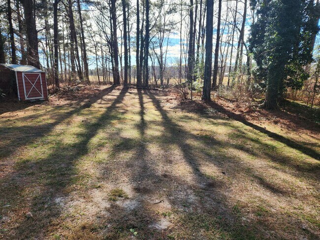 Building Photo - 3 Bed 1 bath Rancher-Kenbridge/Blackstone