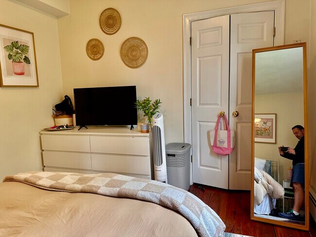 Building Photo - 12-14 Marcella St. Unit 2