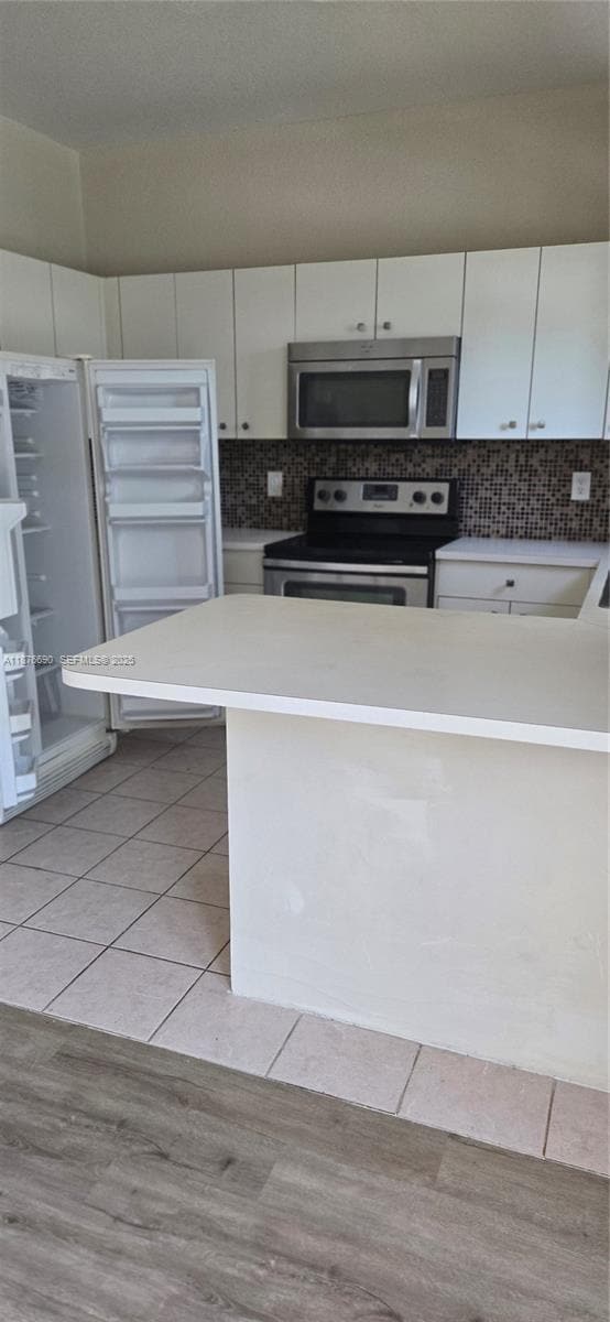 Building Photo - 2665 NE 4th St