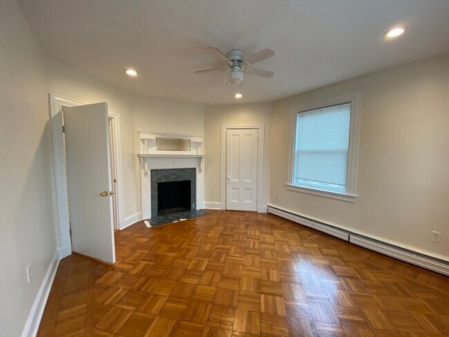 Building Photo - 90 Lyndhurst St