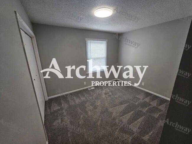 Building Photo - 1267 Petzold Dr