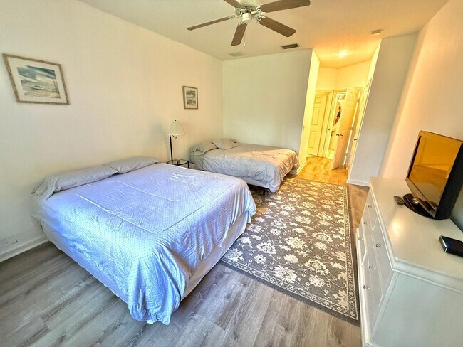 Building Photo - 8000 Carnoustie Pl