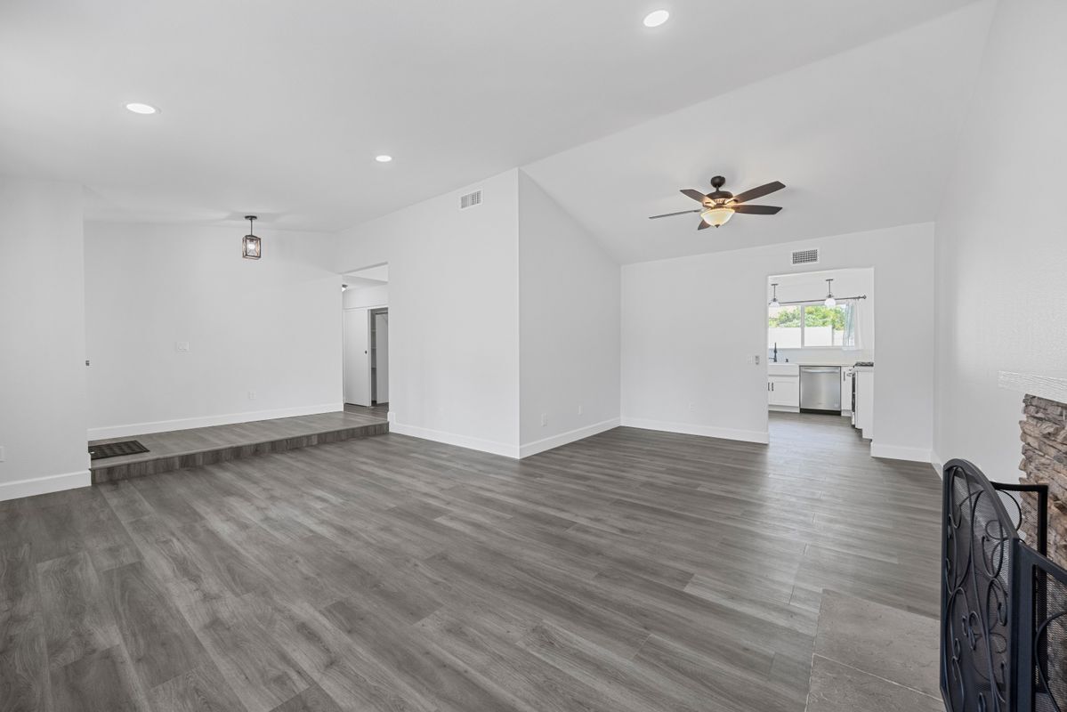 Building Photo - 114 Cascade Ct