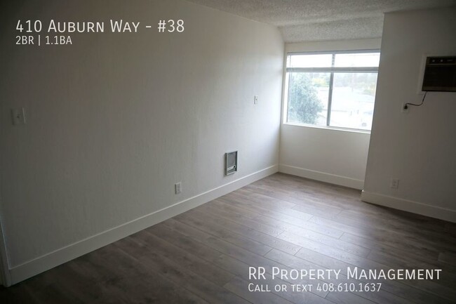 Building Photo - Updated 2-Level Condo in Desirable Complex!