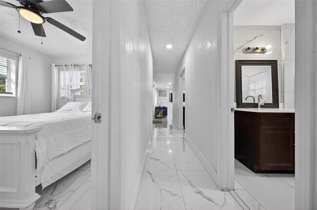 Building Photo - 19621 NW 11th Ct