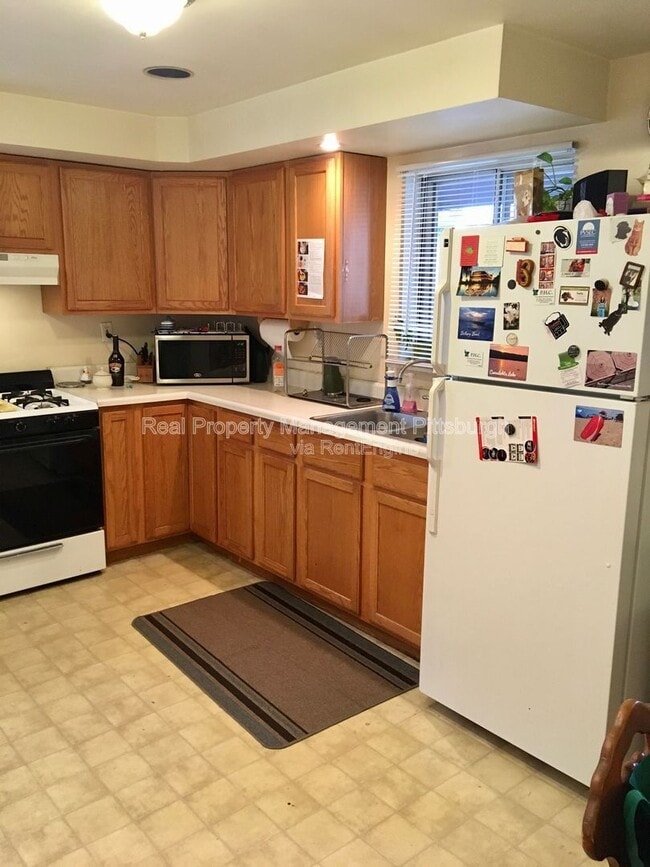 Building Photo - 606 S Mathilda St