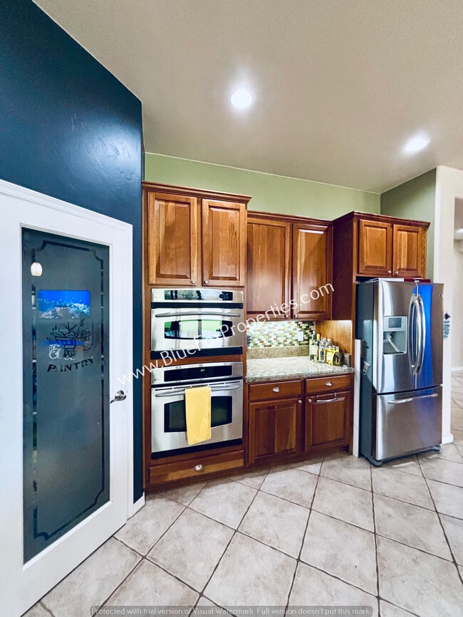 Building Photo - 732 W Burntwater Dr