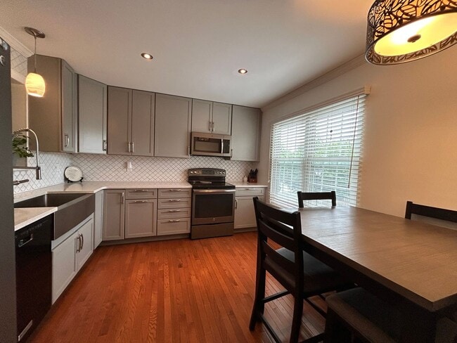 Building Photo - 5059 E Woodmill Dr