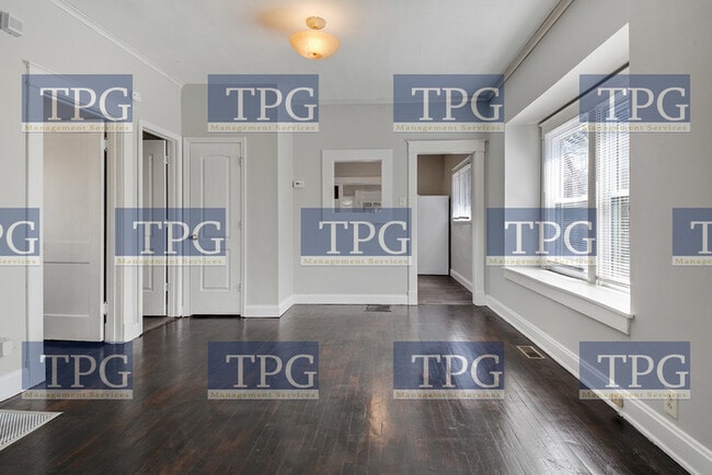 Building Photo - 573 S Crescent Ave