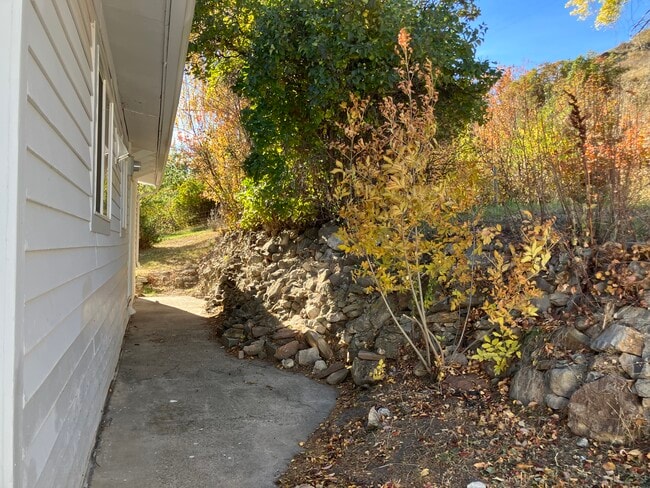 Building Photo - 41 Gulch Ln