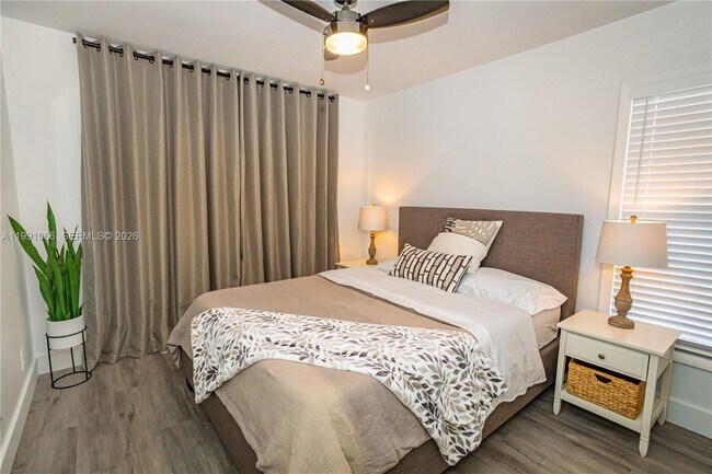 Building Photo - 9341 Green Meadows Way