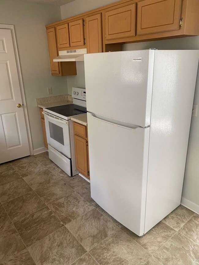 Building Photo - Quiet Neighborhood!