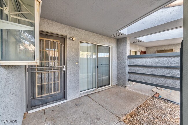 Building Photo - 221 N Lamb Blvd