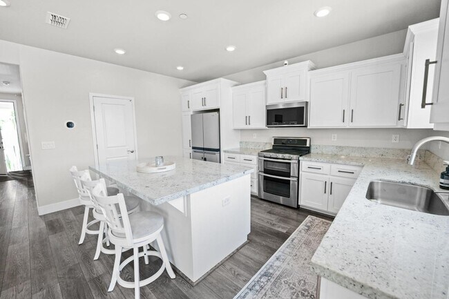 Building Photo - Bright Spacious 4BD/3BA Single-Family Home in Rocklin's Whitney Ranch!