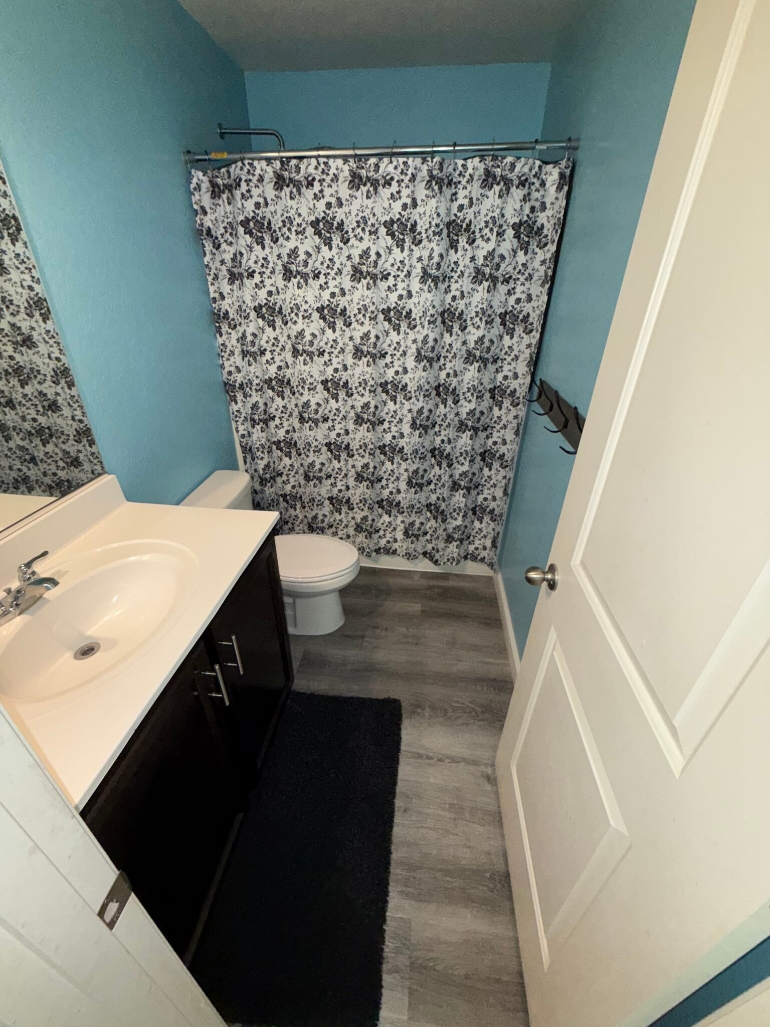 Upstairs B-Suite Bathroom (Outside of Bedroom) - 19996 W Mesquite Dr