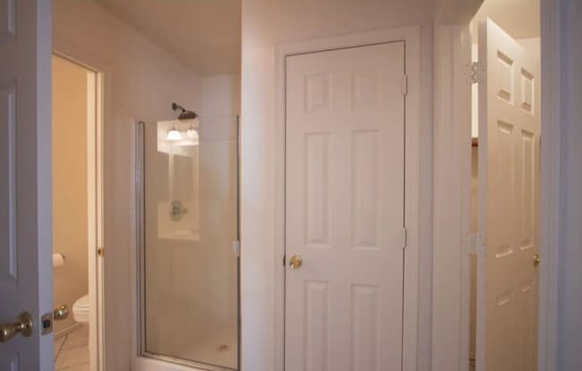 Building Photo - 13002 W Paradise Dr