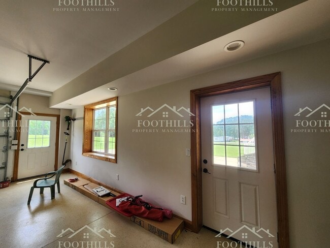 Building Photo - 128 Hudgins Lake Rd