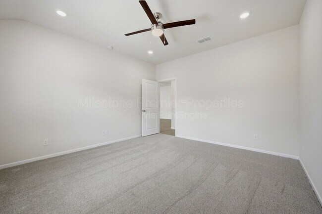 Building Photo - 1819 Boxwood Dr