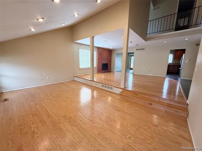 Building Photo - 6842 Indian Creek Dr