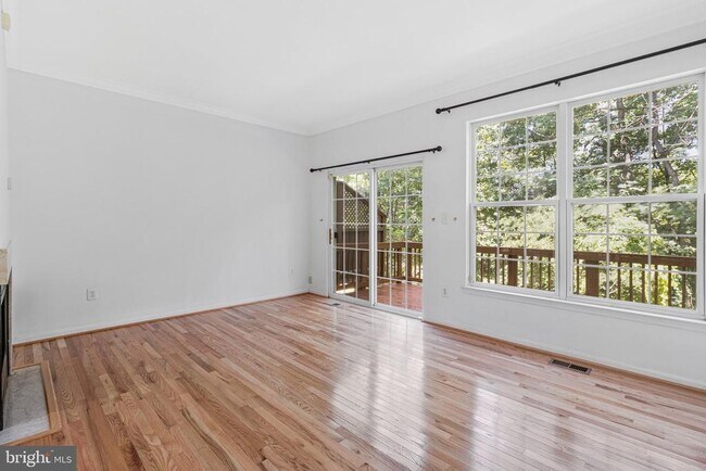 Building Photo - 6490 Tayack Pl