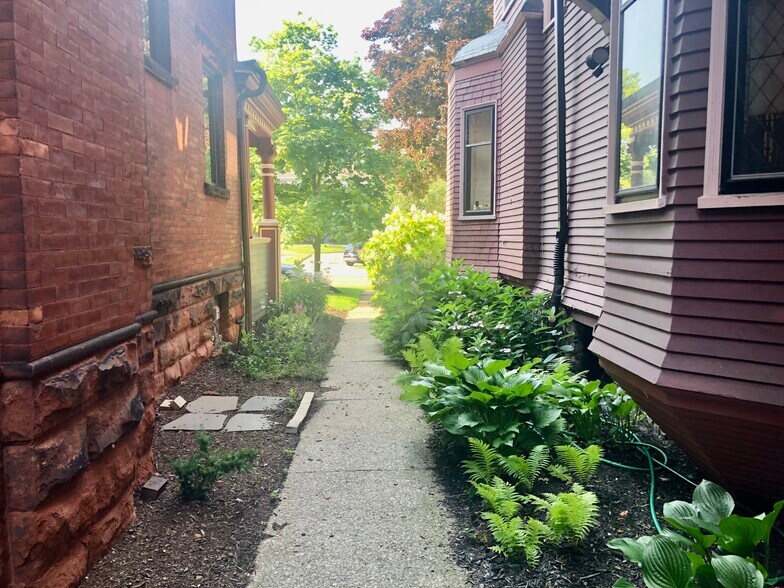 Tenant Entry - 97 Hodge Ave