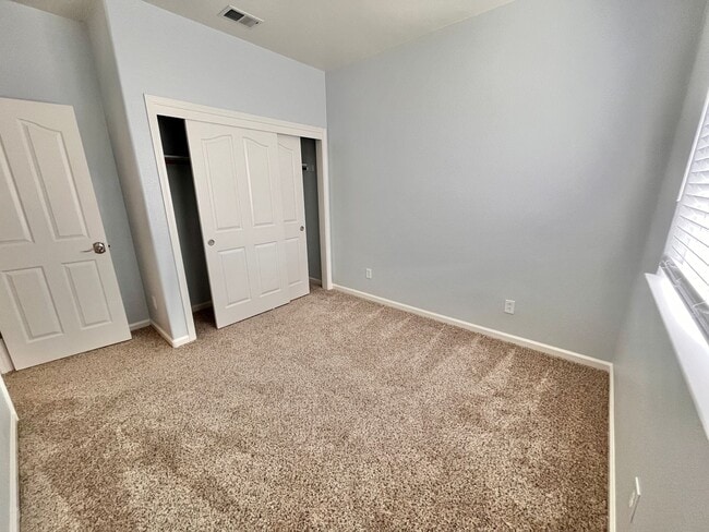 Building Photo - Beautifully Remodeled 4-Bedroom, 2.5 Bath ...