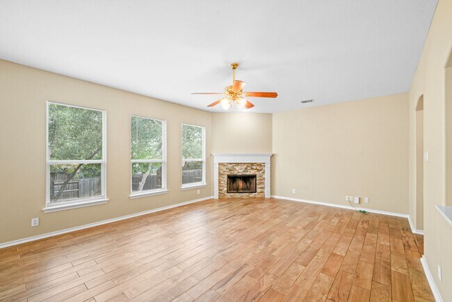 Building Photo - 137 Red Hawk Ridge